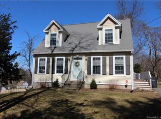 5 Walnut St, Ellington, CT 06029