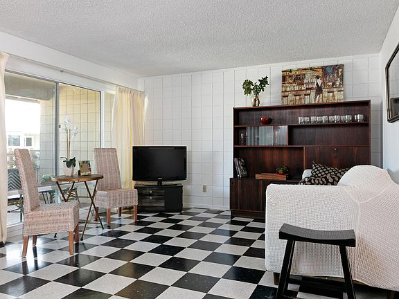 4th image of 162 W Garden Green Ave