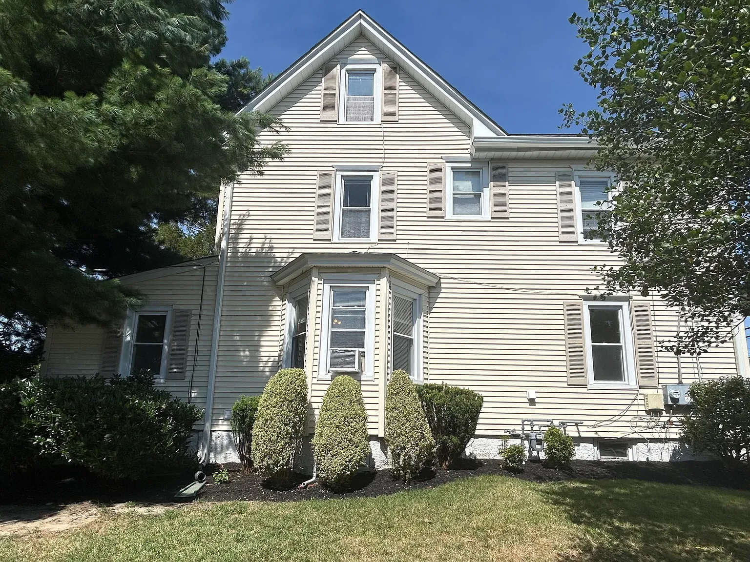 271 W Merchant St — Photo 4