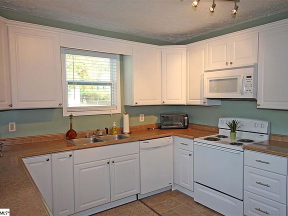 5th image of 37 Gatling Ave