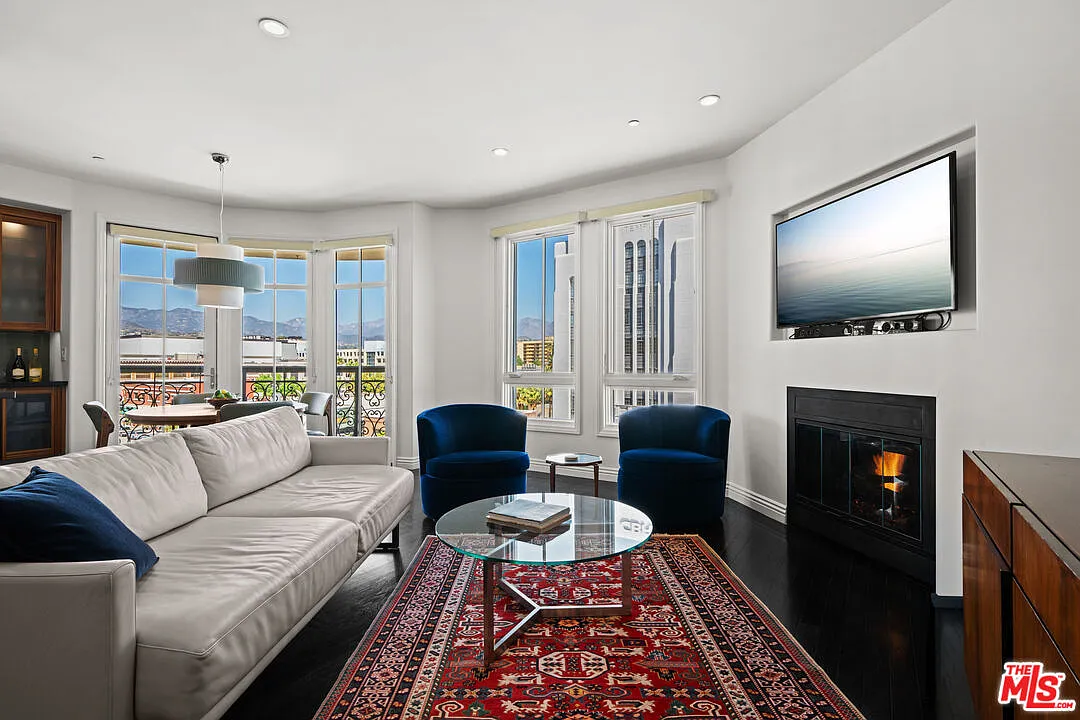 2 bed, 2.5 bath, 1560 sqft, $6,500 — Photo 1