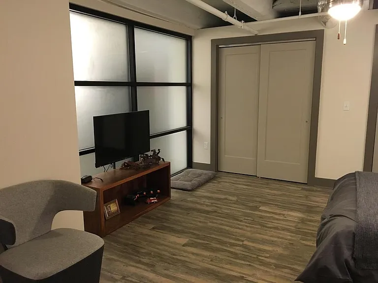 Congress Lofts — Photo 9