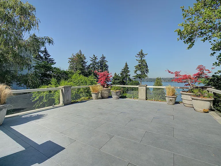 1645 Rambling Ln — Photo 12