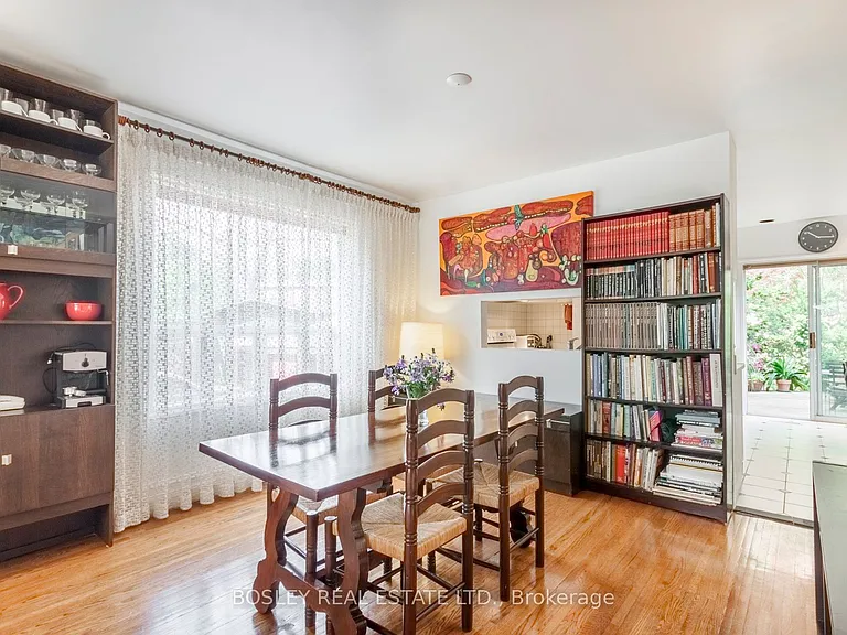 22 Martin Cres — Photo 9