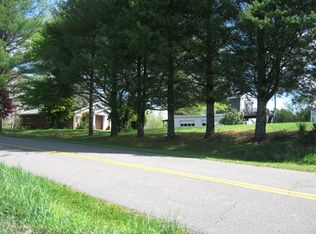 1299 Crooked Oak Rd, Hillsville, VA 24343