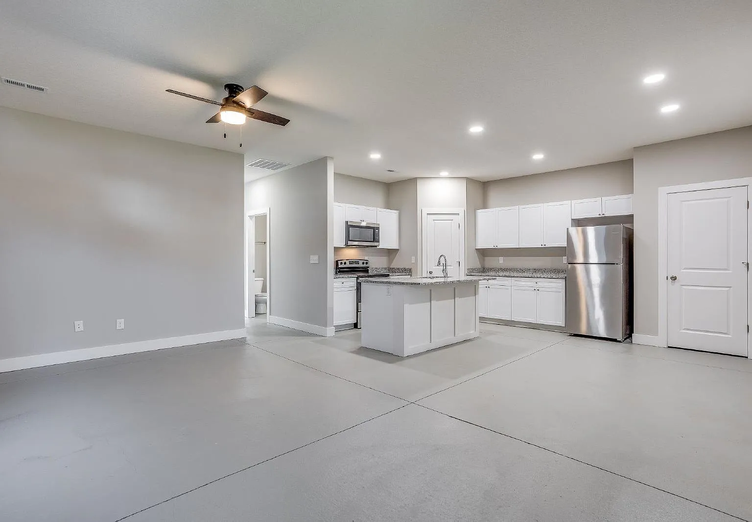 3 bed, 2.0 bath, $1,495 — Photo 2