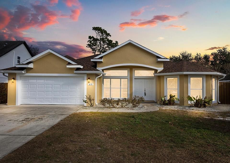 1st image of 619 Rhodes Dr