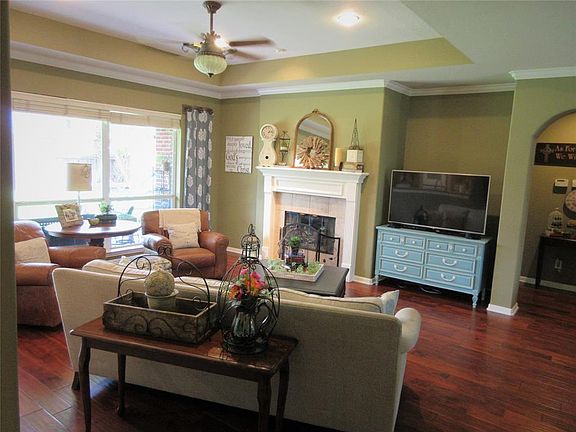 5th image of 209 Whitehall Cir