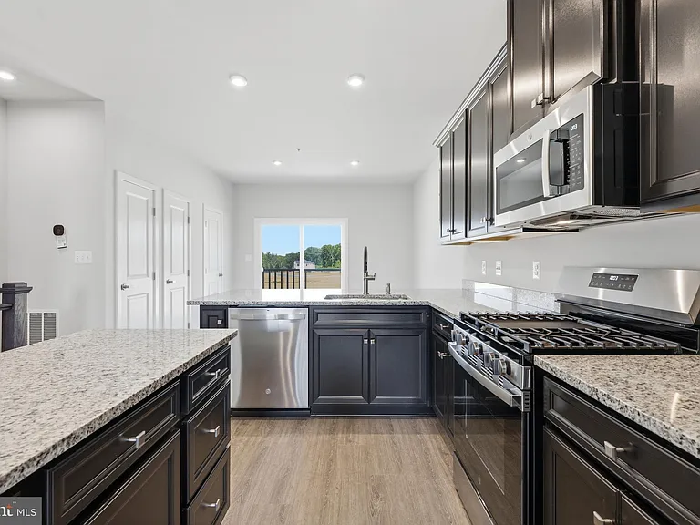 16130 Hyde Park Pl — Photo 11