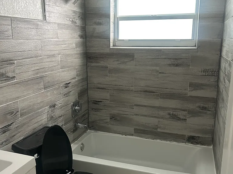 154 NW 14th Way #A — Photo 11