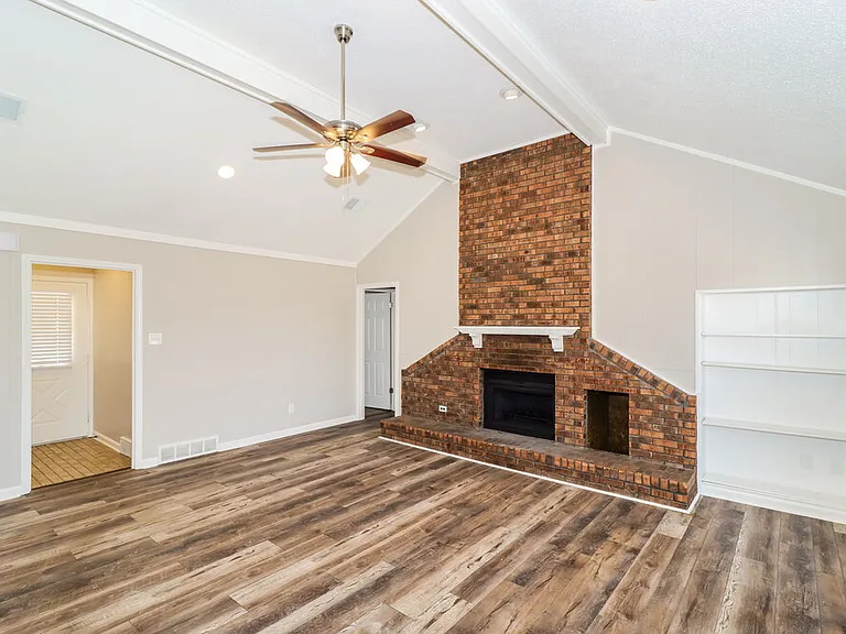 5642 Crievewood Dr — Photo 5