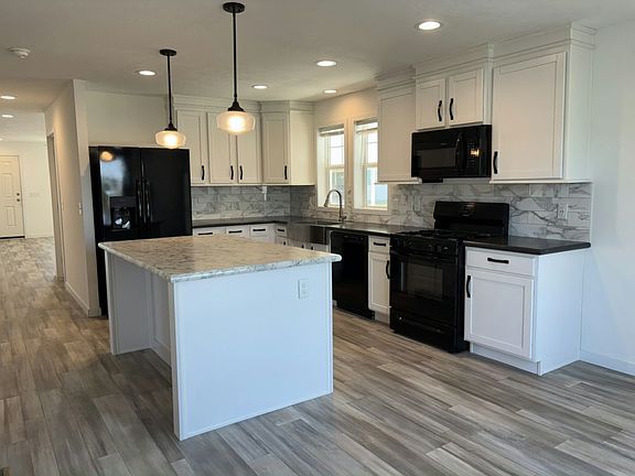 2nd image of 5104 W Augusta Blvd #133