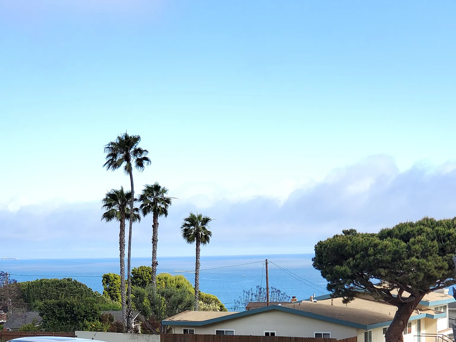 4 bed, 2200 sqft, $5,900 — Photo 2