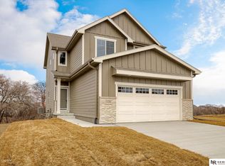 11310 Portage Cir, Papillion, NE 68046