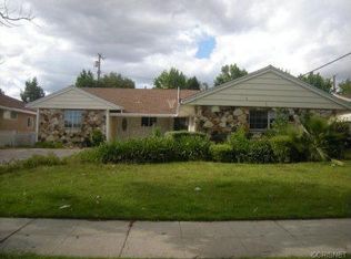 15901 Tupper St, North Hills, CA 91343