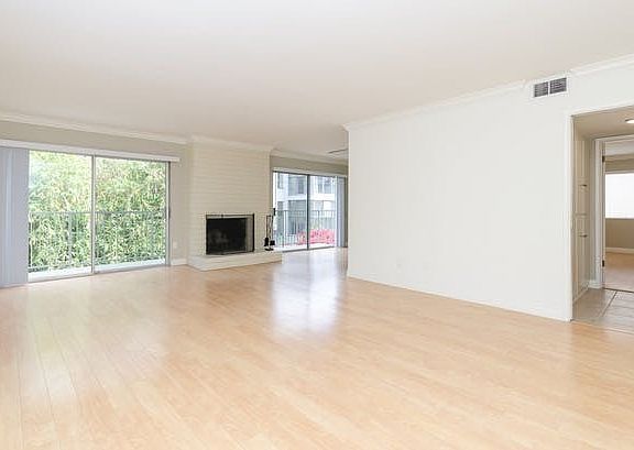 2nd image of 11949 Darlington Ave APT 8