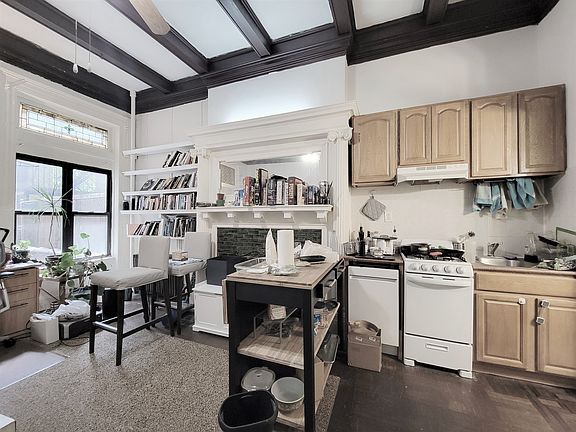 5th image of 310 W 101st St #4