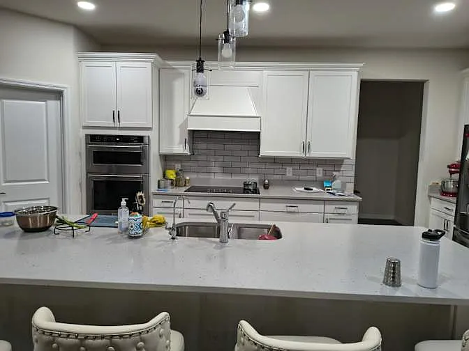 5 bed, 4000 sqft, $900 — Photo 4