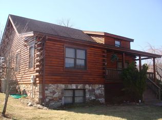 8391 Arabian Ln, Catawba, VA 24070