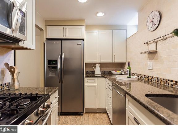 5th image of 1110 Lombard St APT 13