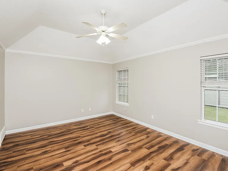 355 Village Dr — Photo 8