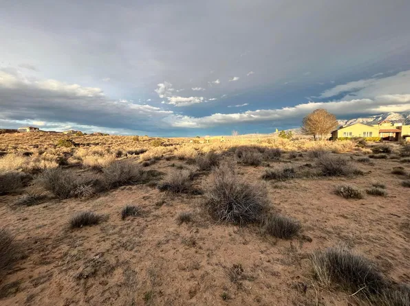 6824 Vatapa Rd NE, Rio Rancho, NM 87144