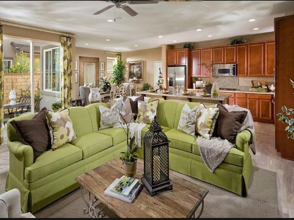 2nd image of 28647 Parkside Dr