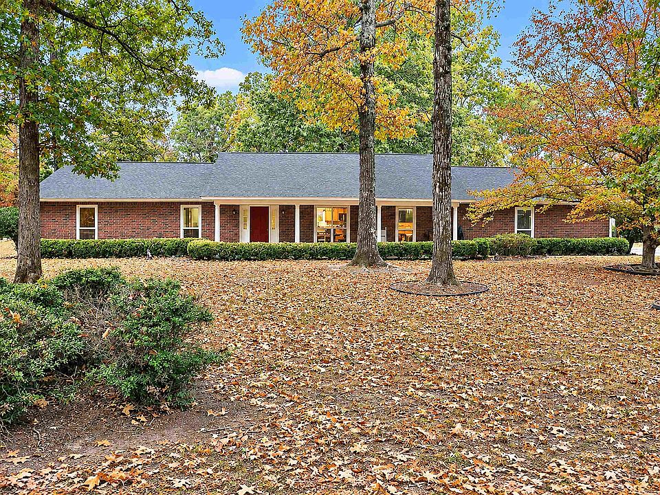1st image of 6835 Village Dr