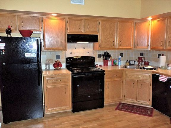 4th image of 2899 Heritage Dr APT 2C