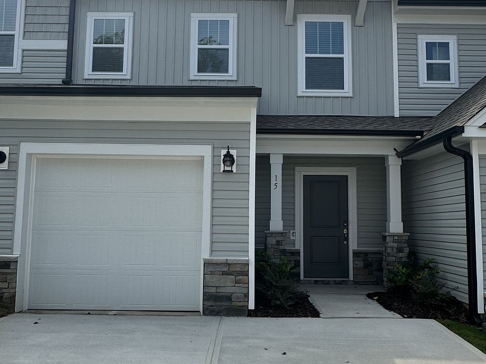 1st image of 15 Saltford Ln #1