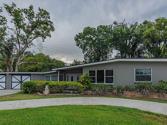 2nd image of 3209 Clemwood Dr
