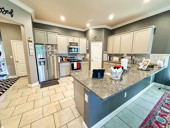 4th image of 14202 Avenue V