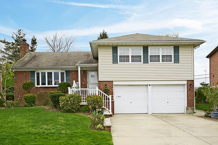 1st image of 12 Lydia Ln