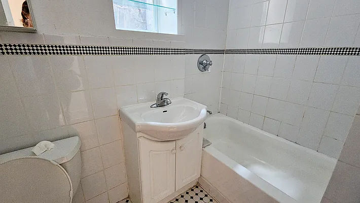 Rented by Compass | media 11