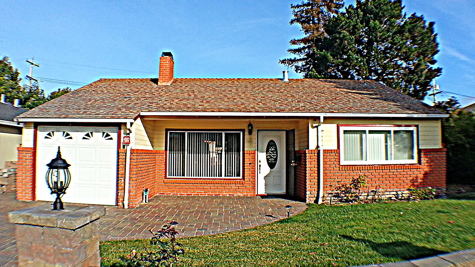 1817 Evergreen St photo 1