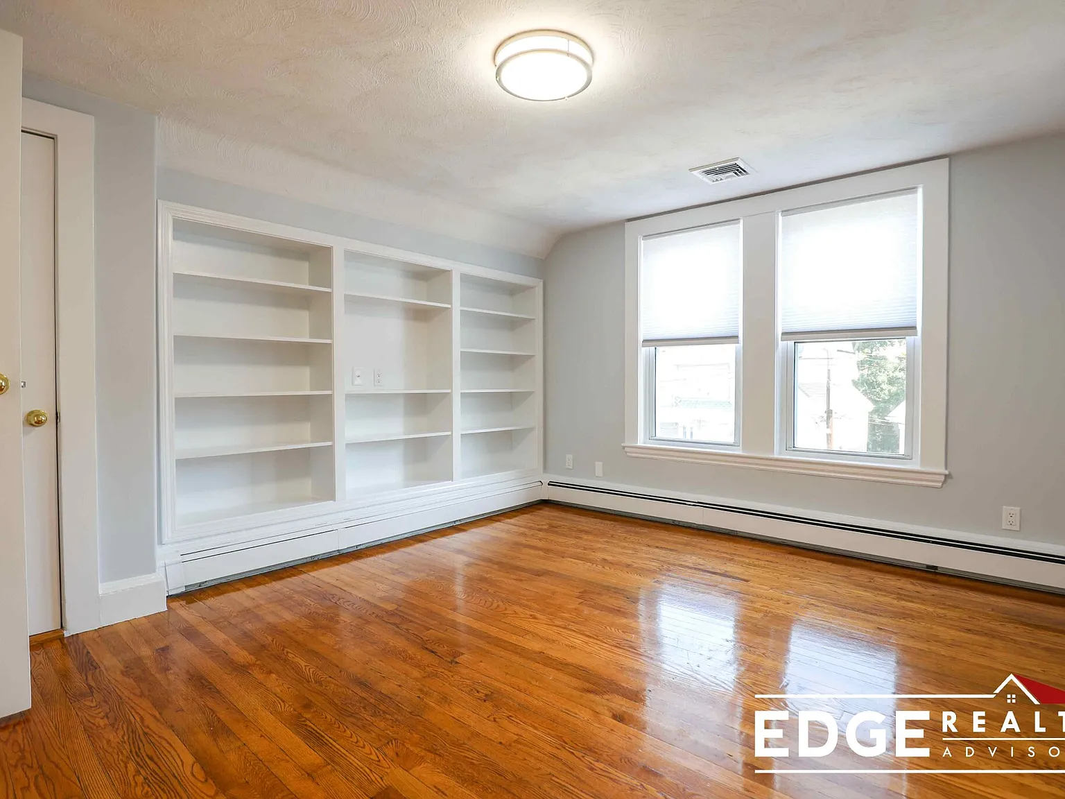3 bed, 1200 sqft, $3,600 — Photo 3