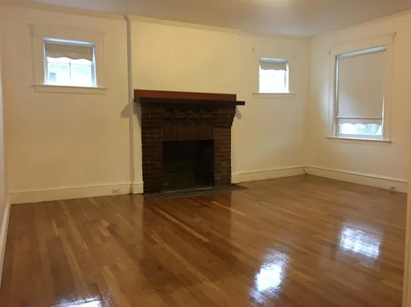 16 Edgewood Cir, Quincy, MA 02169