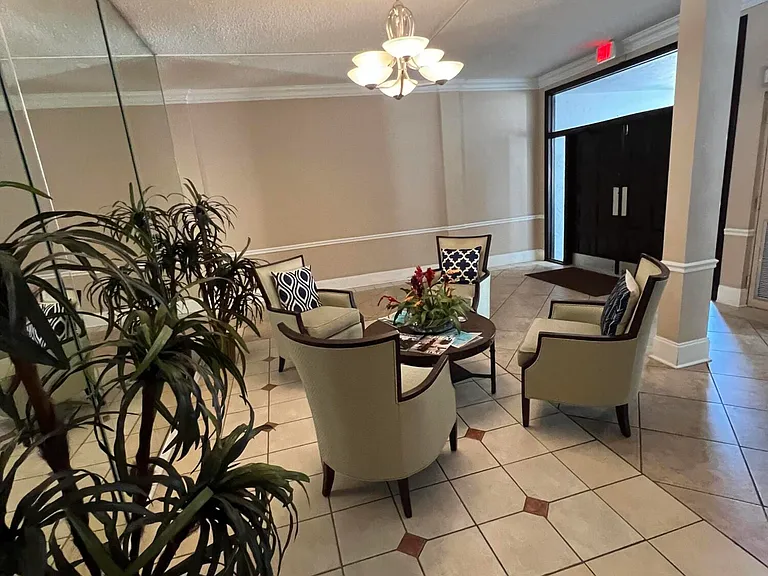 480 Executive Center Dr #2D — Photo 12