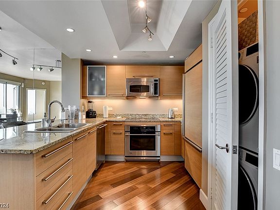 4th image of 322 Karen Ave Unit 1504