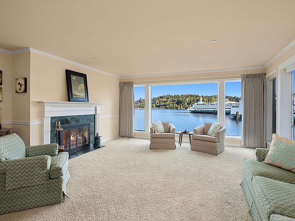 5th image of 428 Harborview Dr SE Unit 137