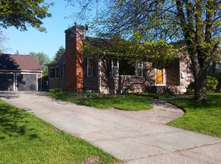 411 Valerie Ct, Essexville, MI