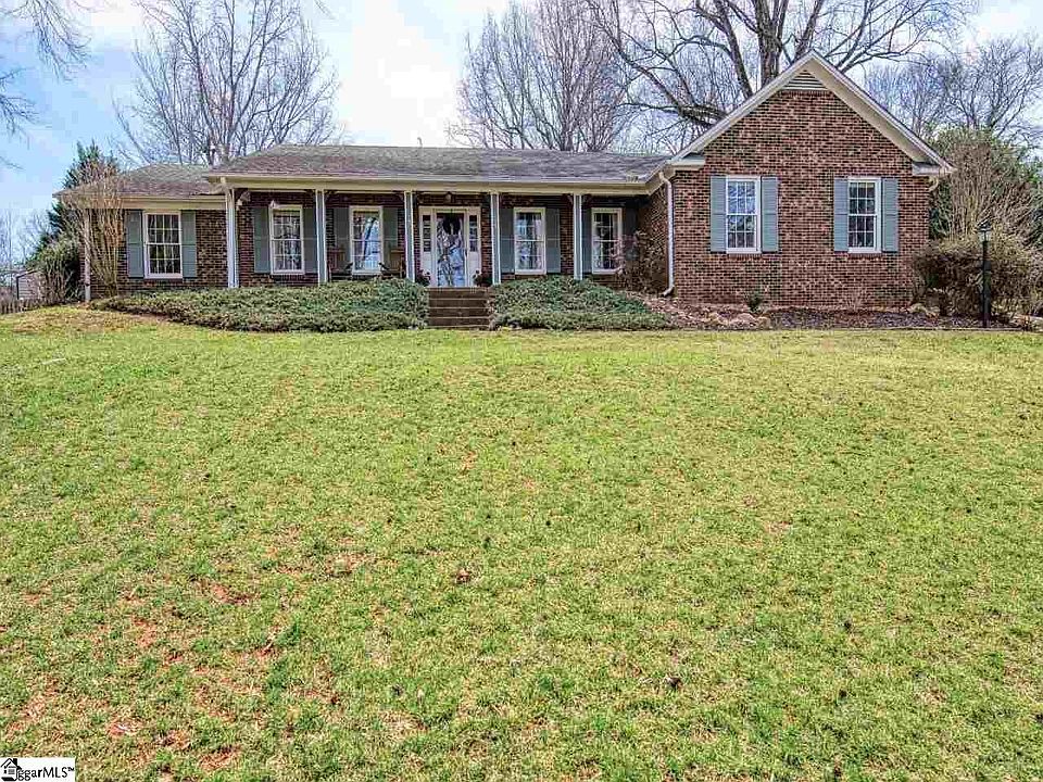 1st image of 105 Oakfern Dr