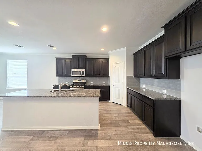 1219 Pavilion Pkwy — Photo 3