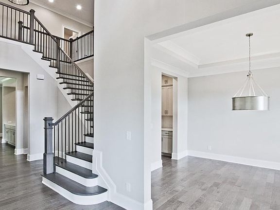 5th image of 9130 Eifel Ct