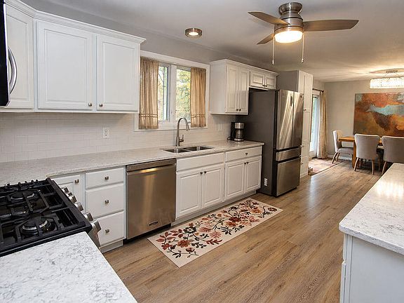 3rd image of 1717 Farrand Ave