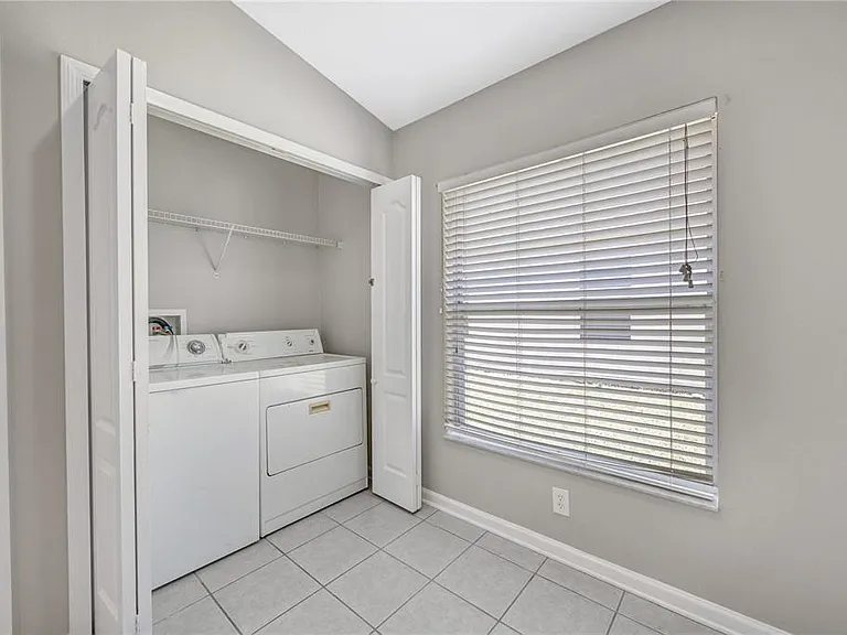 30435 Annadale Dr — Photo 43
