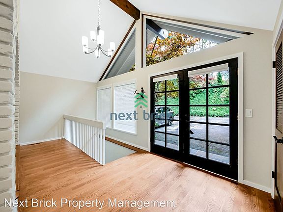 3rd image of 160 129th Ave NE Unit A