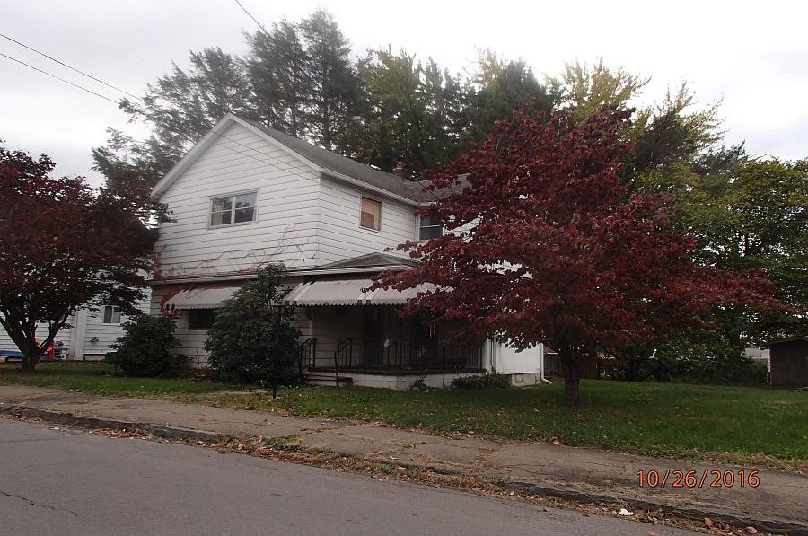 2nd image of 106 York Ave
