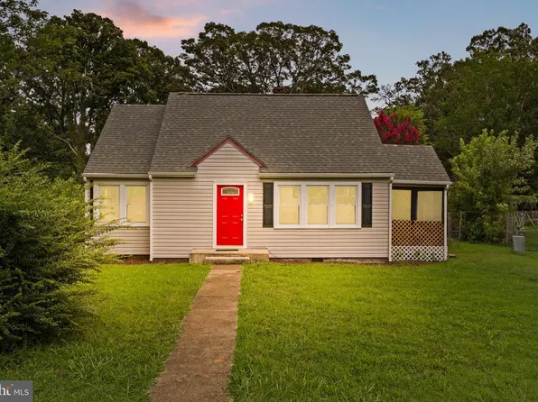6 Randolph Rd, Fredericksburg, VA 22405
