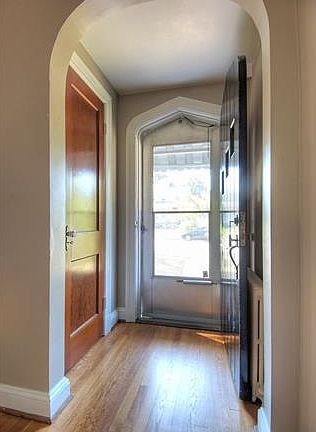 5th image of 407 W 31st St